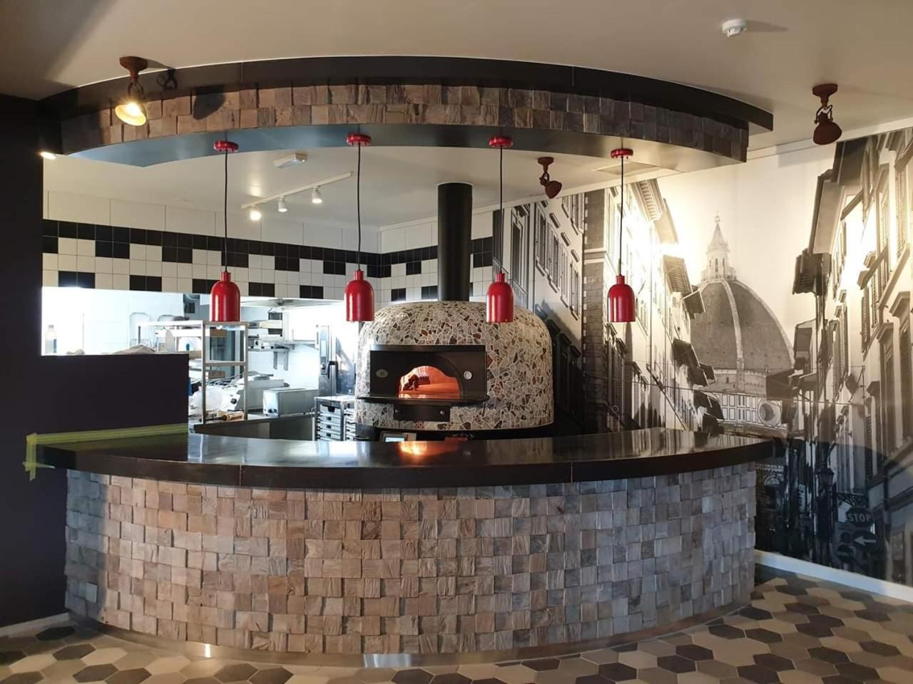Hotel Valaskjalf Егилстадир Екстериор снимка