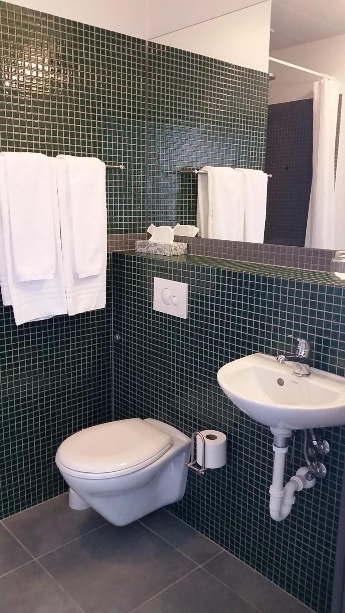 Hotel Valaskjalf Егилстадир Стая снимка